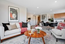 037_Open2view_ID911926-33A_Clydesdale_Avenue (Large)